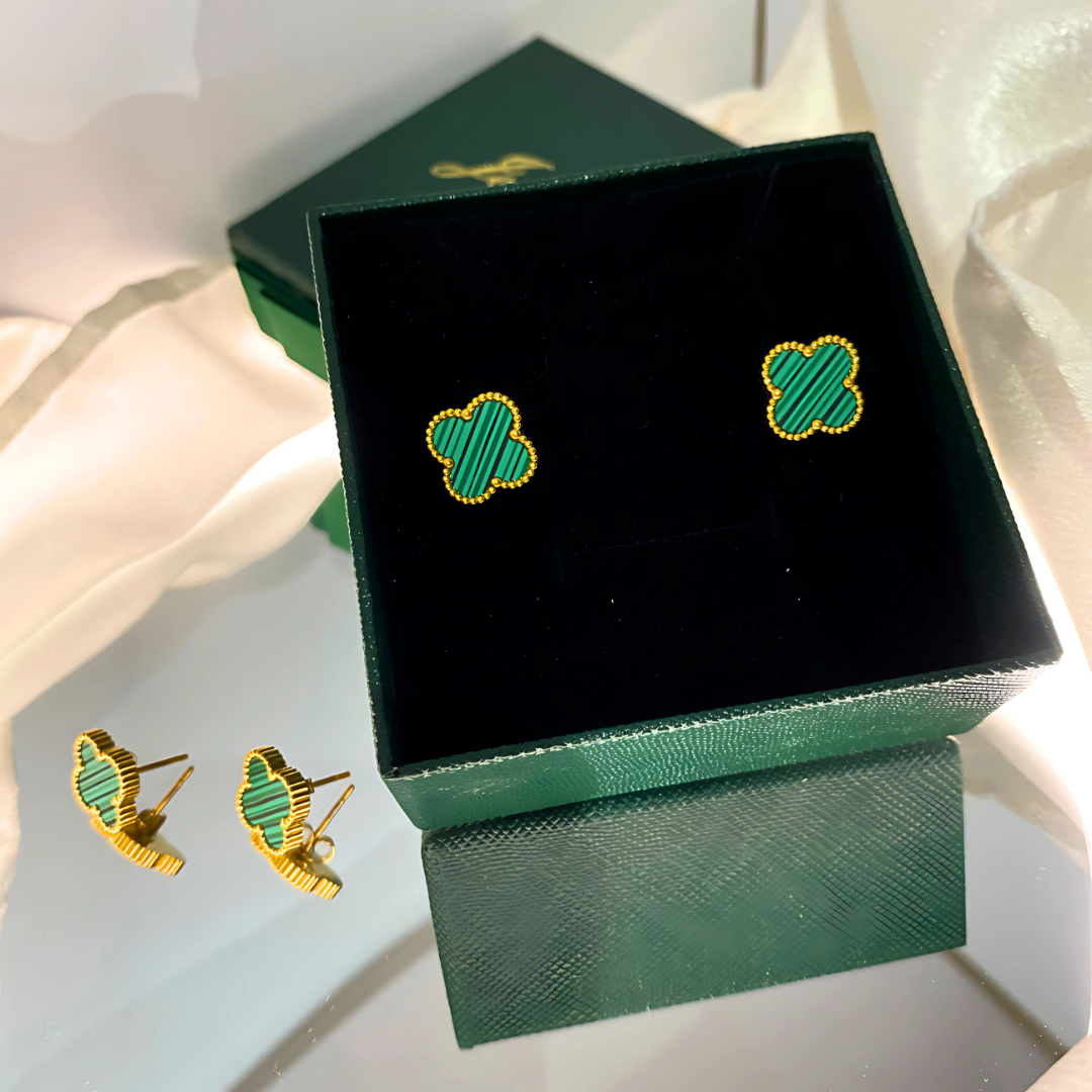 Zlatne Van Cleef‑stil naušnice u obliku djeteline, u poklon kutiji